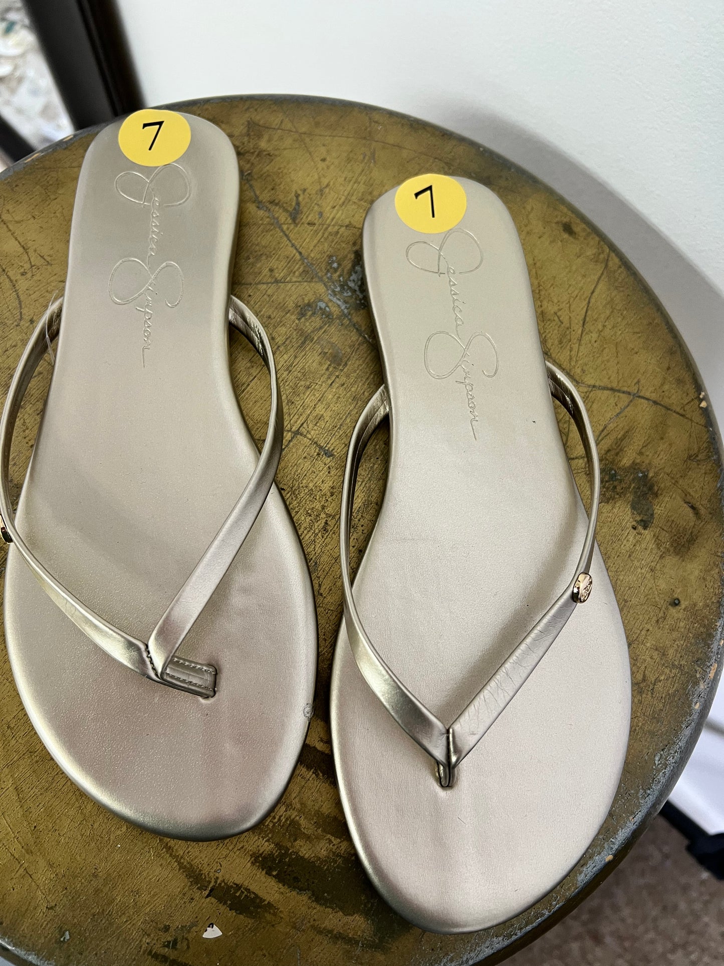 Jessica Simpson Gold Metallic Flat Sandals Size 7 NWOT