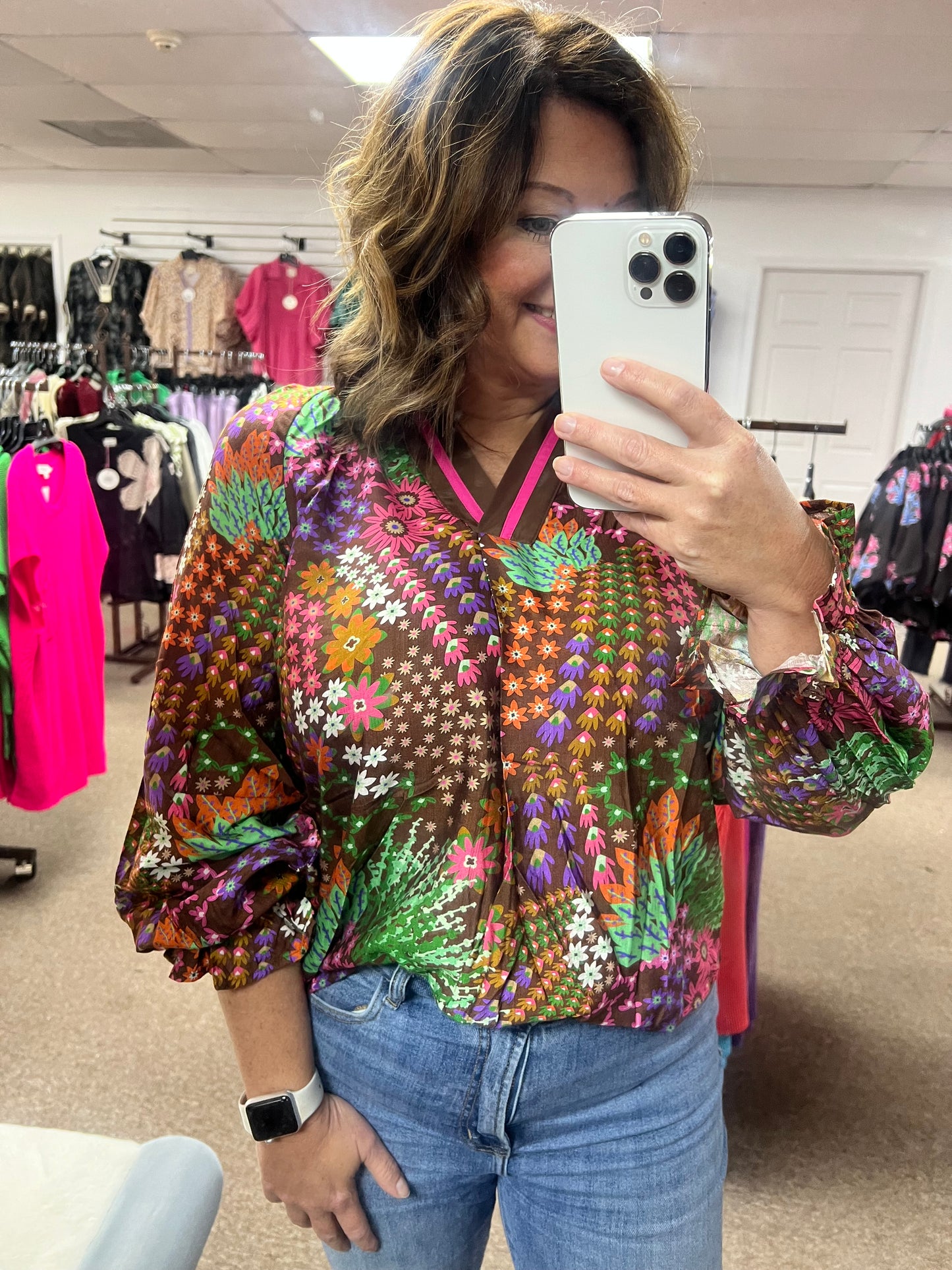 C5590-Floral Print V-Neck Collared Top, Brown