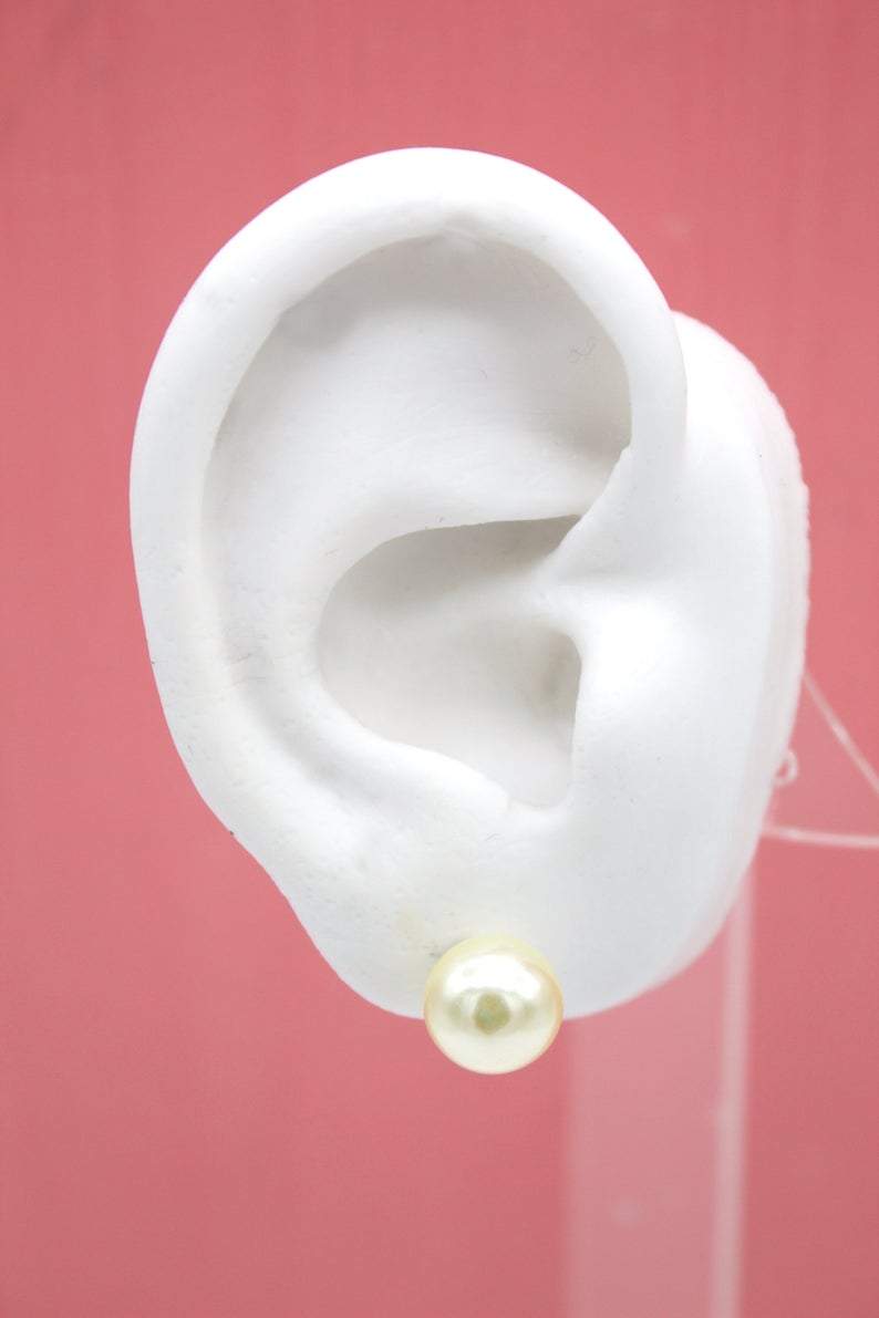 Pearl & Grace Classic Pearl Studs