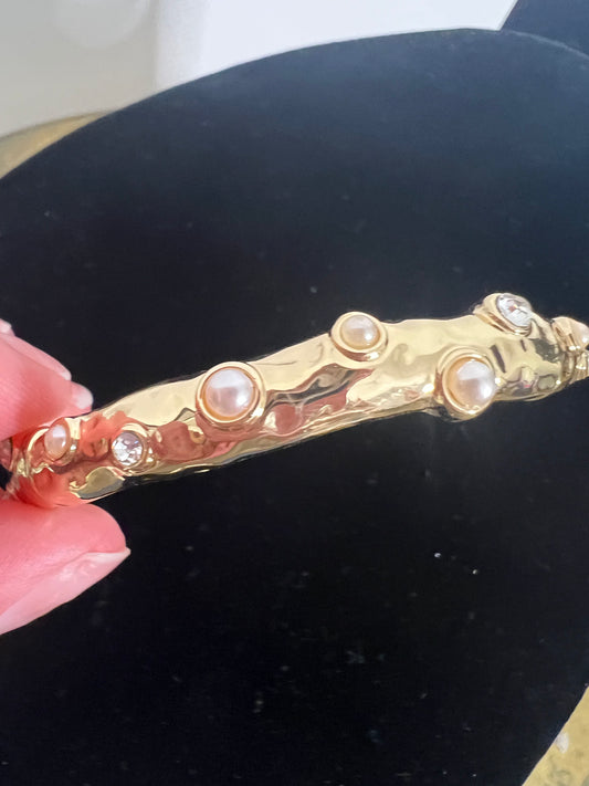 Small Crystal and Pearl Stretch Bracelet