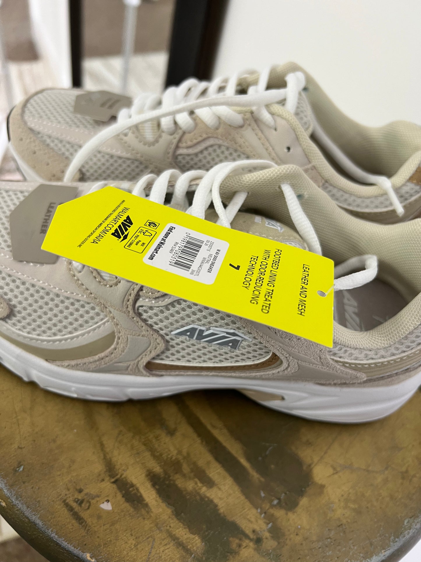 AVIA Genuine Leather Athletic Sneakers Size 7