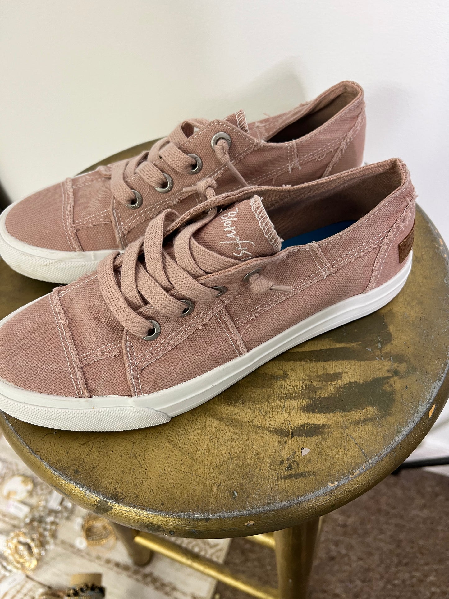 Blowfish Malibu Canvas Sneakers Size 7 1/2 EUC