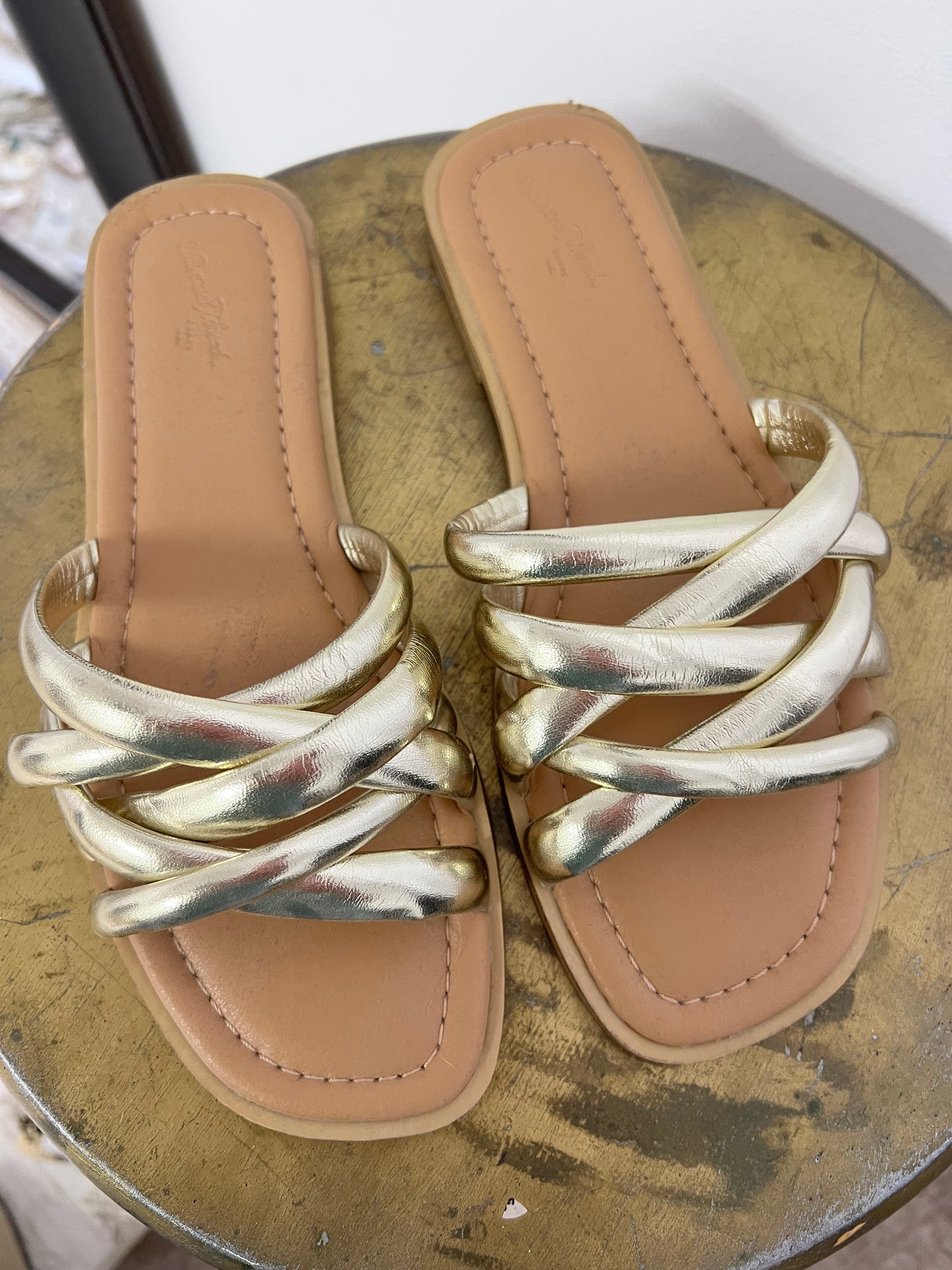 Gold Sandal-Size 7