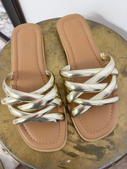 Gold Sandal-Size 7