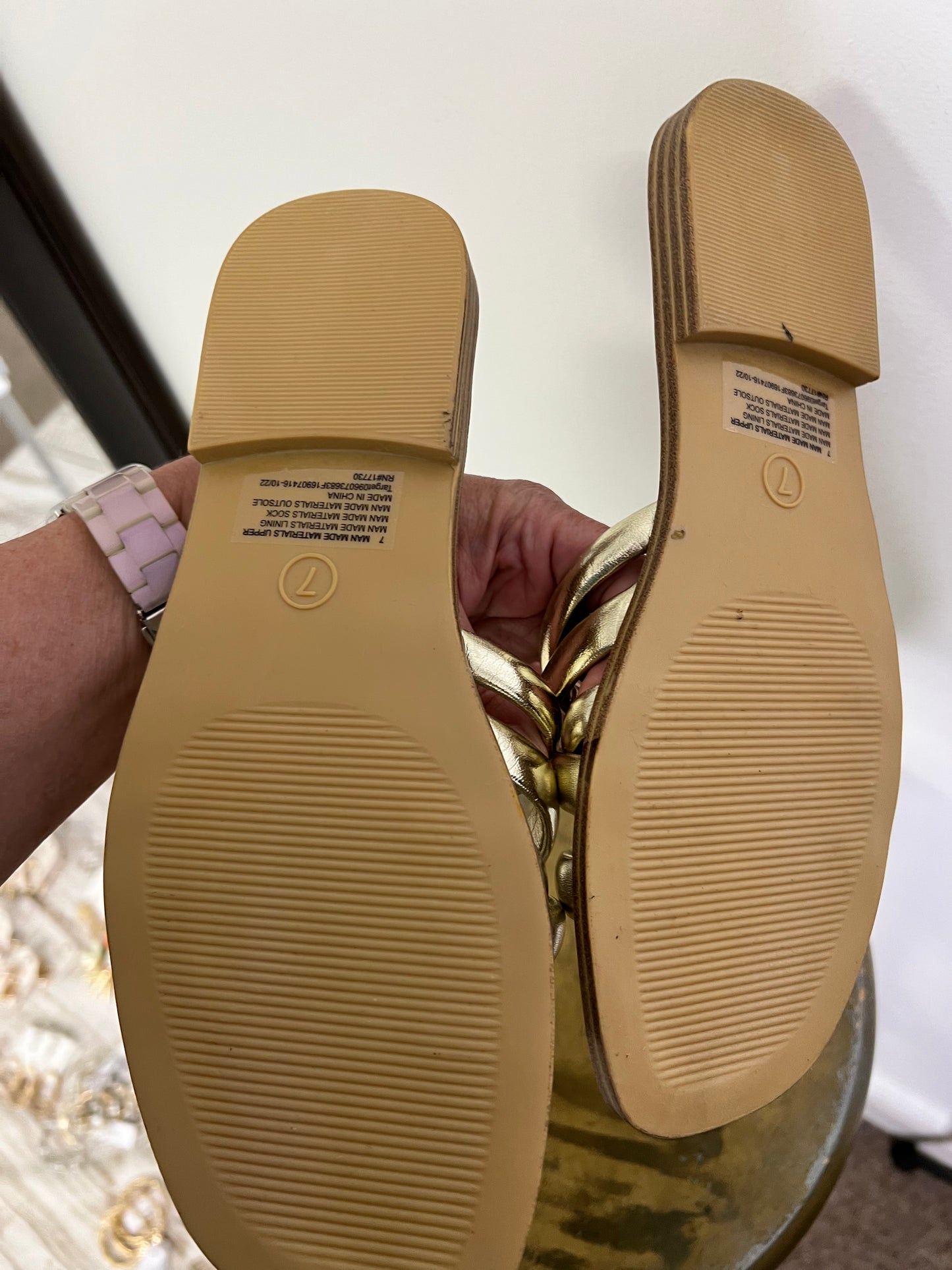 Gold Sandal-Size 7