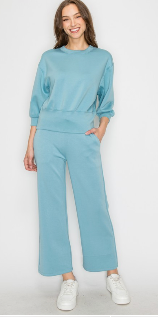 Weekend Escape Sweat Set