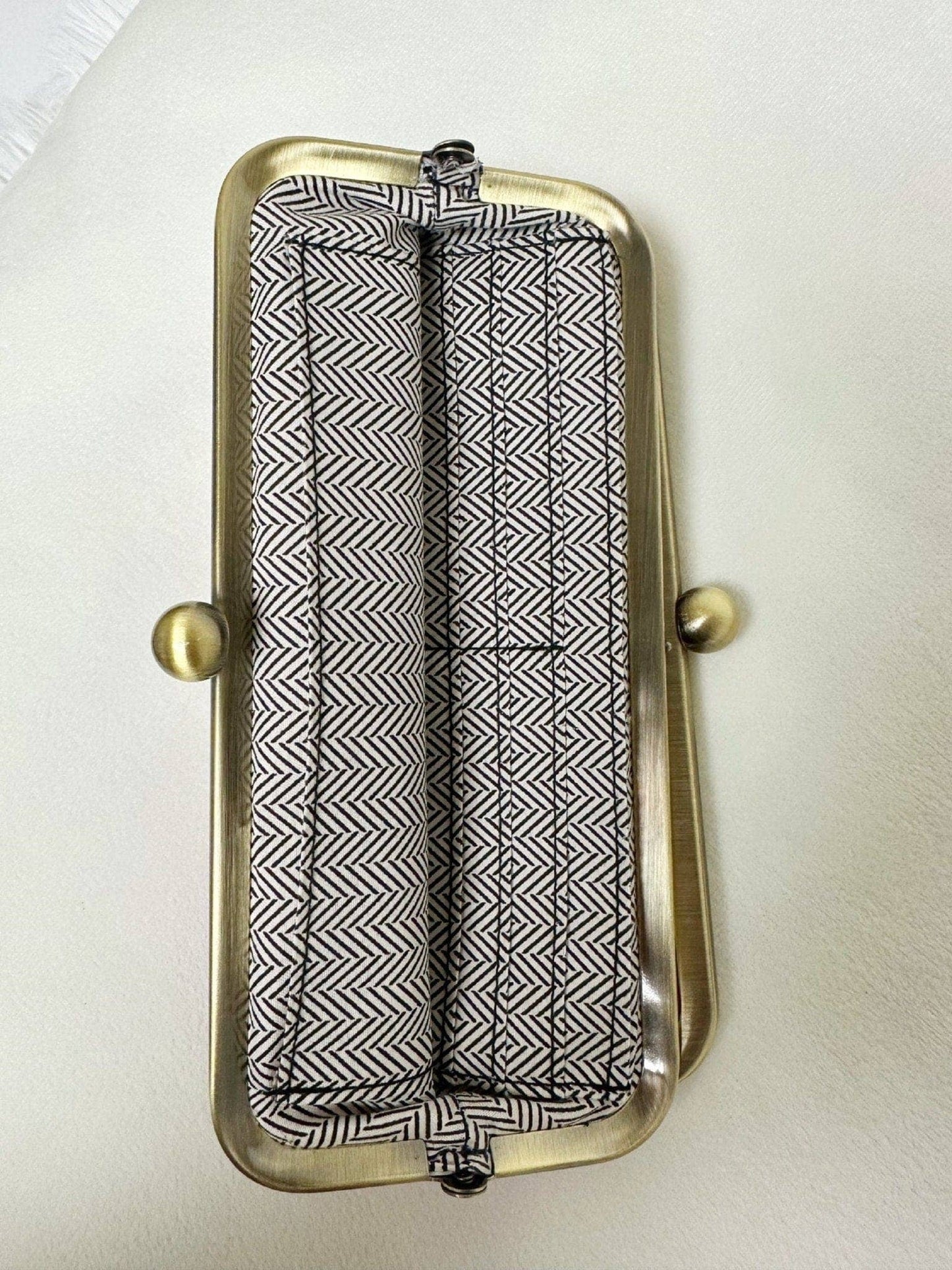 The Karen Kiss Lock Wallet