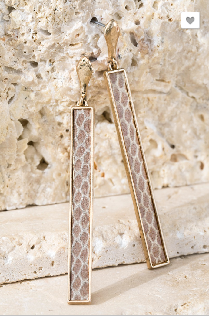 Animal print bar earring