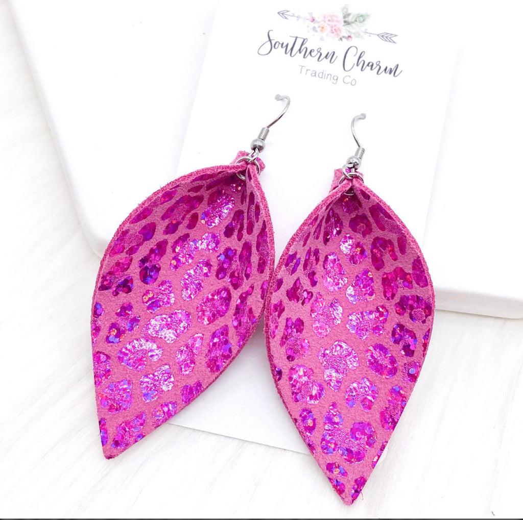 Metallic Valentine's Day Leopard Petals, Hot Pink