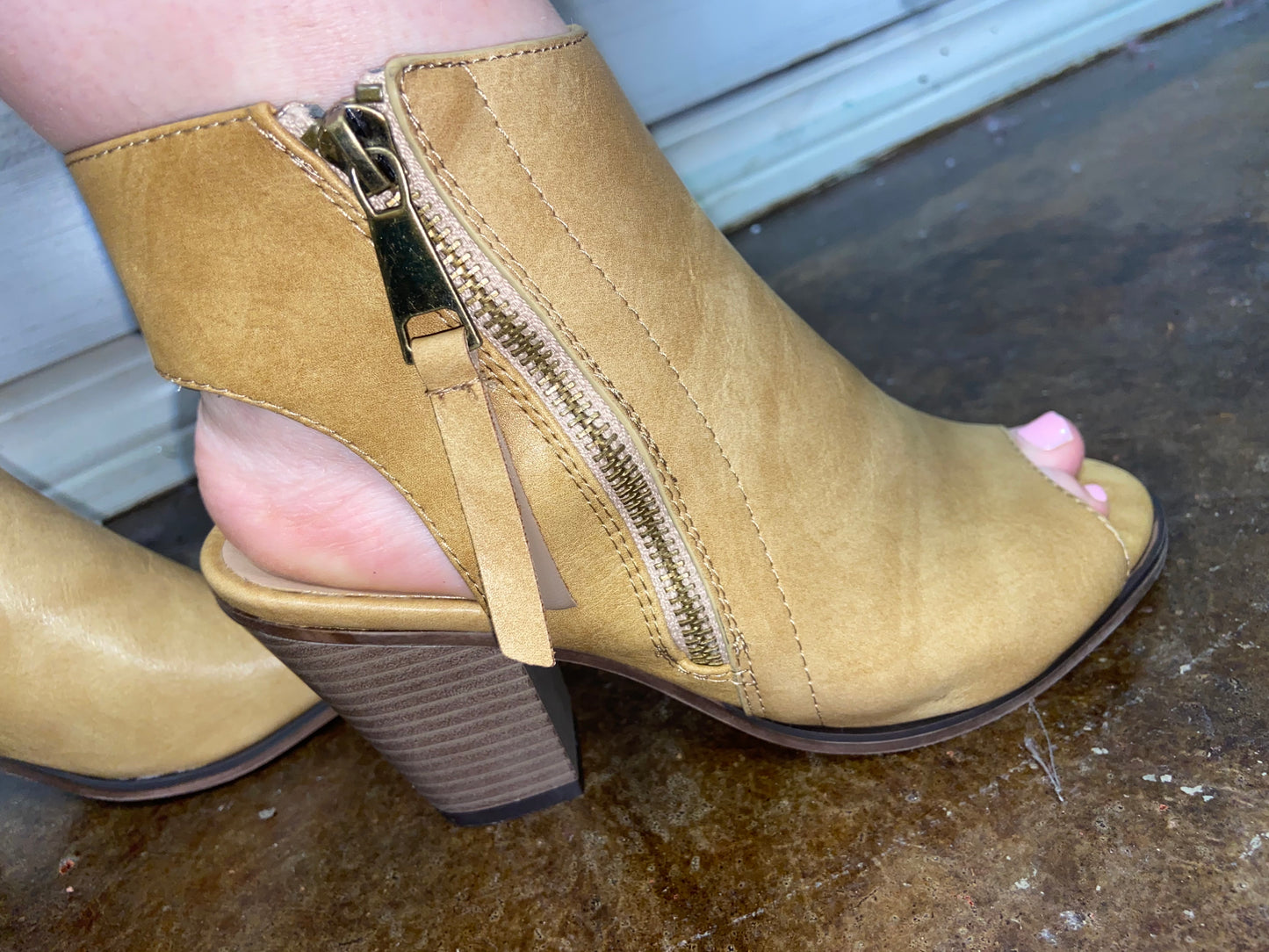 Downtown Heels